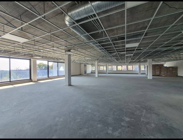 1,200M² OFFICE TO LET IN WAVERLEY